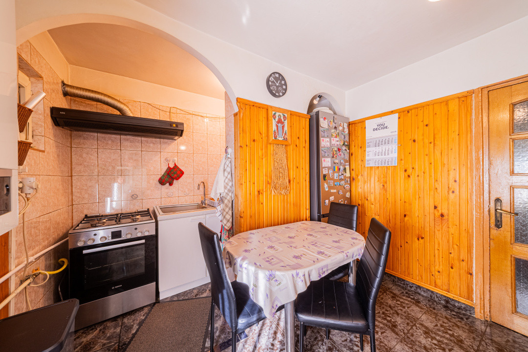 REZERVAT - Vânzare apartament cu 3 camere, decomandat, 86 mp - Astra