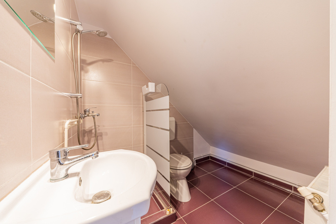 Proprietate versatilă cu 2 case și garsonieră în Hărman, locuință sau investiție