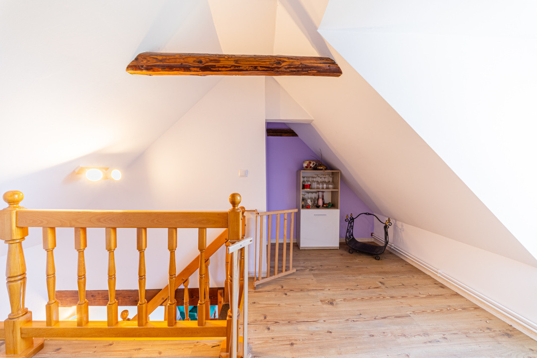 Proprietate versatilă cu 2 case și garsonieră în Hărman, locuință sau investiție