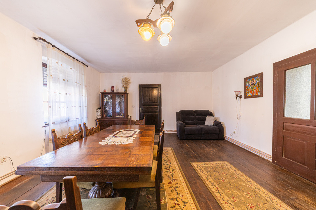 Proprietate versatilă cu 2 case și garsonieră în Hărman, locuință sau investiție