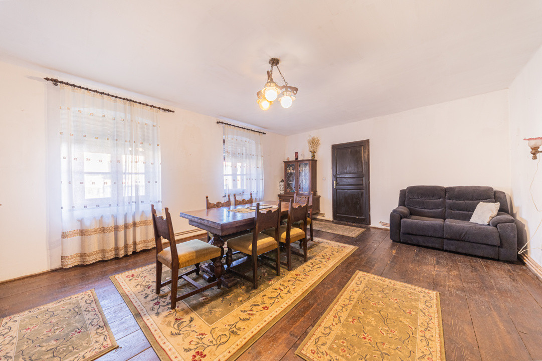 Proprietate versatilă cu 2 case și garsonieră în Hărman, locuință sau investiție