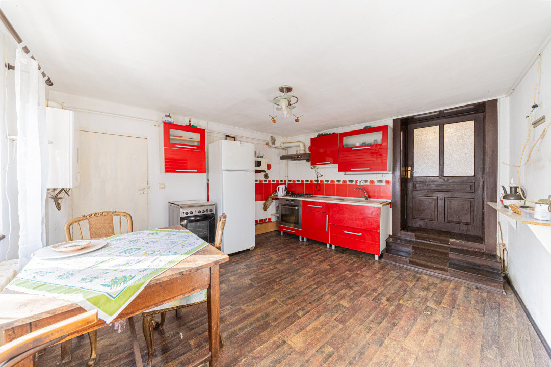 Proprietate versatilă cu 2 case și garsonieră în Hărman, locuință sau investiție