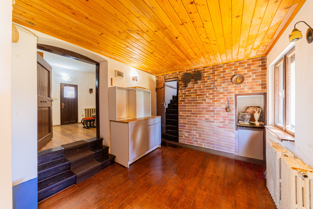 Proprietate versatilă cu 2 case și garsonieră în Hărman, locuință sau investiție