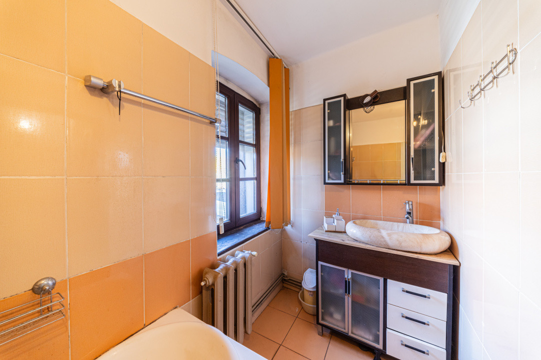 Proprietate versatilă cu 2 case și garsonieră în Hărman, locuință sau investiție