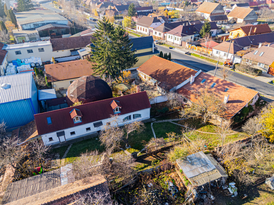 Proprietate versatilă cu 2 case și garsonieră în Hărman, locuință sau investiție