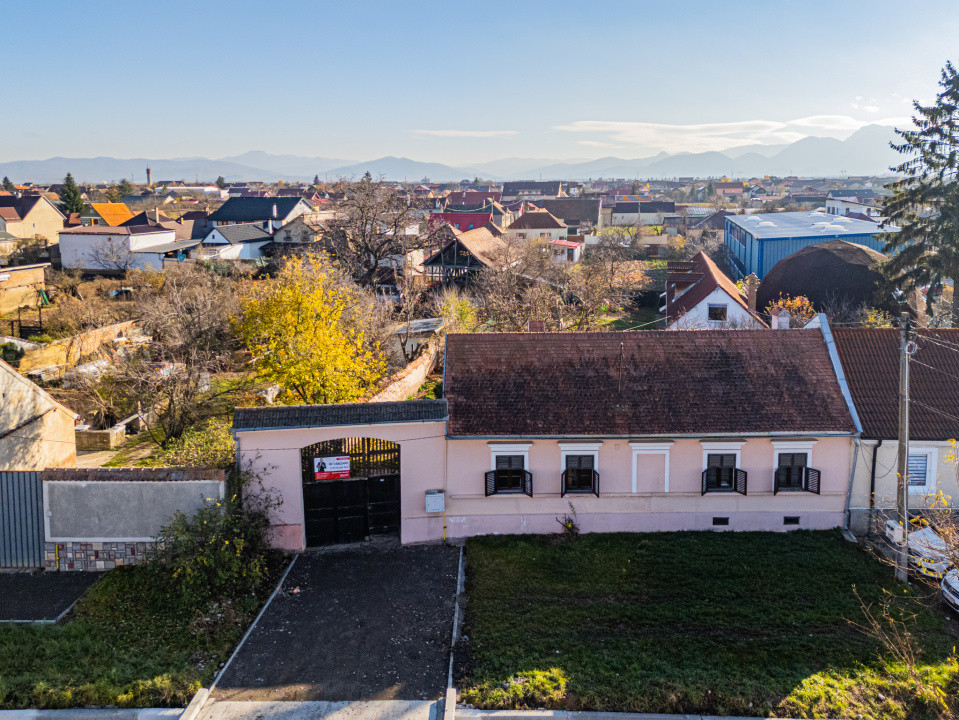 Proprietate versatilă cu 2 case și garsonieră în Hărman, locuință sau investiție