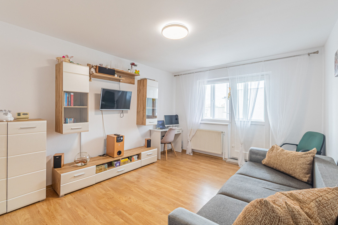 Vânzare apartament cu 3 camere, decomandat - Centrul Civic