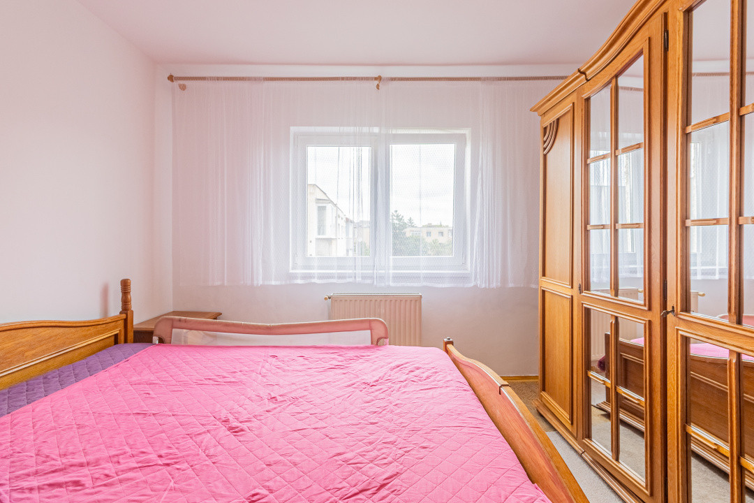 Vânzare apartament cu 3 camere, decomandat - Centrul Civic