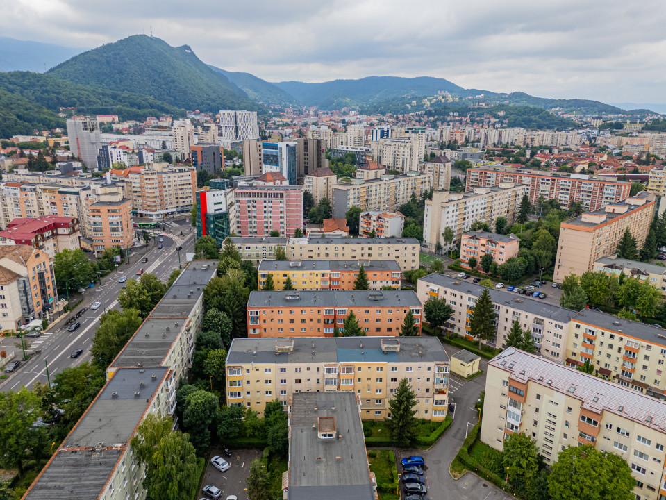 Vânzare apartament cu 3 camere, decomandat - Centrul Civic