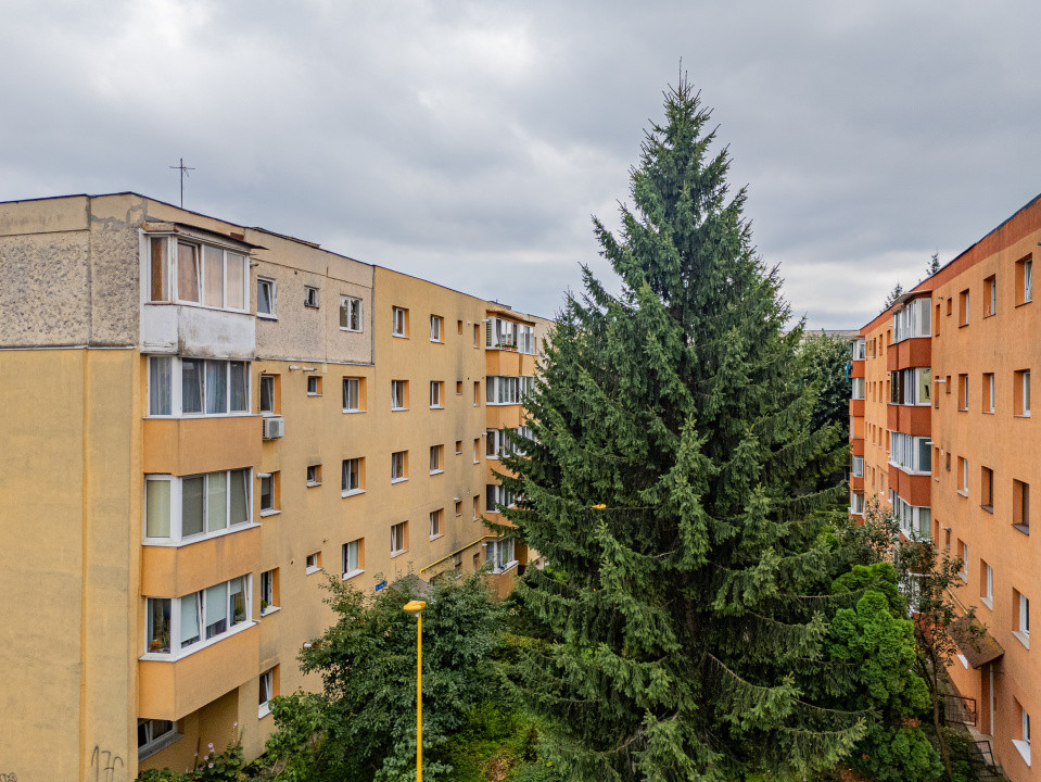 Vânzare apartament cu 3 camere, decomandat - Centrul Civic
